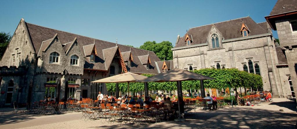 Hotel Au Fond Du Jardin Profondeville Exterior foto